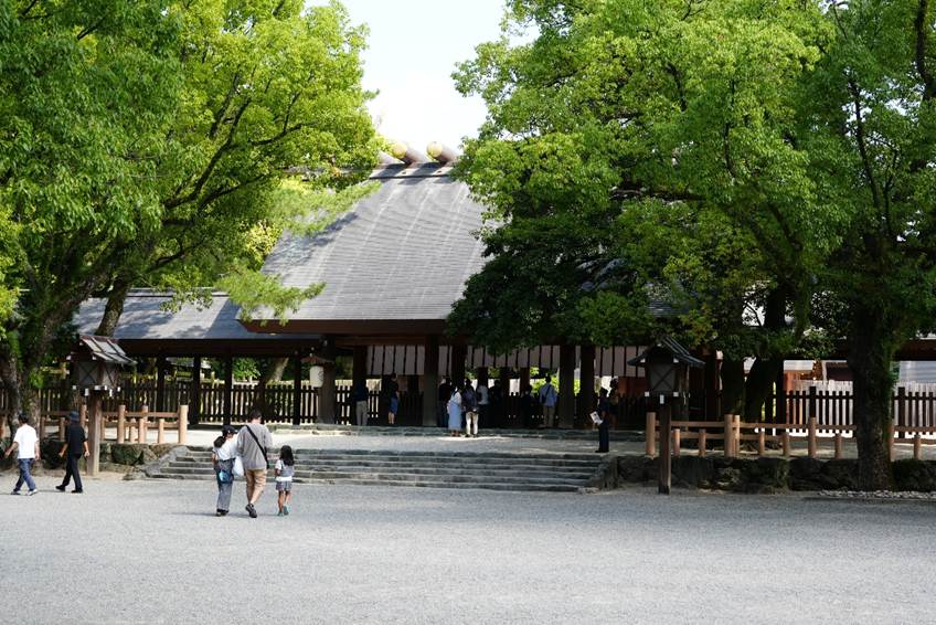 熱田神宮の本宮